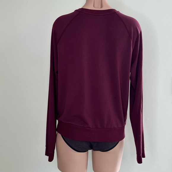 Beyond Yoga Raglan Crew Fleece Pullover in Burgundy - Picture 5 of 8